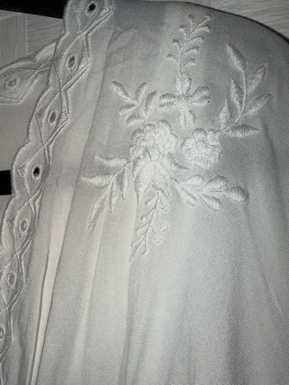 Soft Surroundings XL White Embroidered Top
over connected tank, good con🩷 - Picture 10 of 12